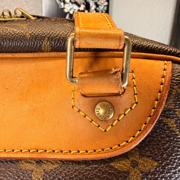 🤎🤎🤎 Louis Vuitton Excursion Monogram Bag w/COA and Dustbag🤎🤎🤎 - Picture 7 of 16